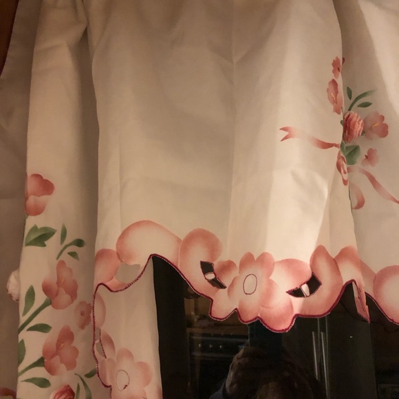 Floral Curtain with Pink Flowers - Picture 3 of 4
